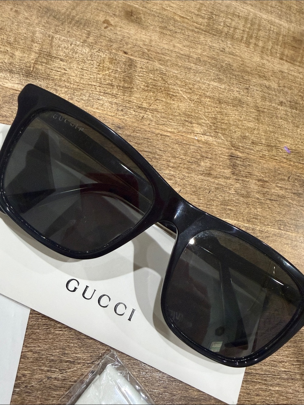 Gucci Black Sunglasses with Purple Branded Pouch and signature stripe sides - Picture 4 of 5